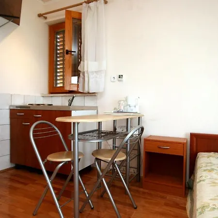 Appartement For Families With Children - 5554 Crikvenica